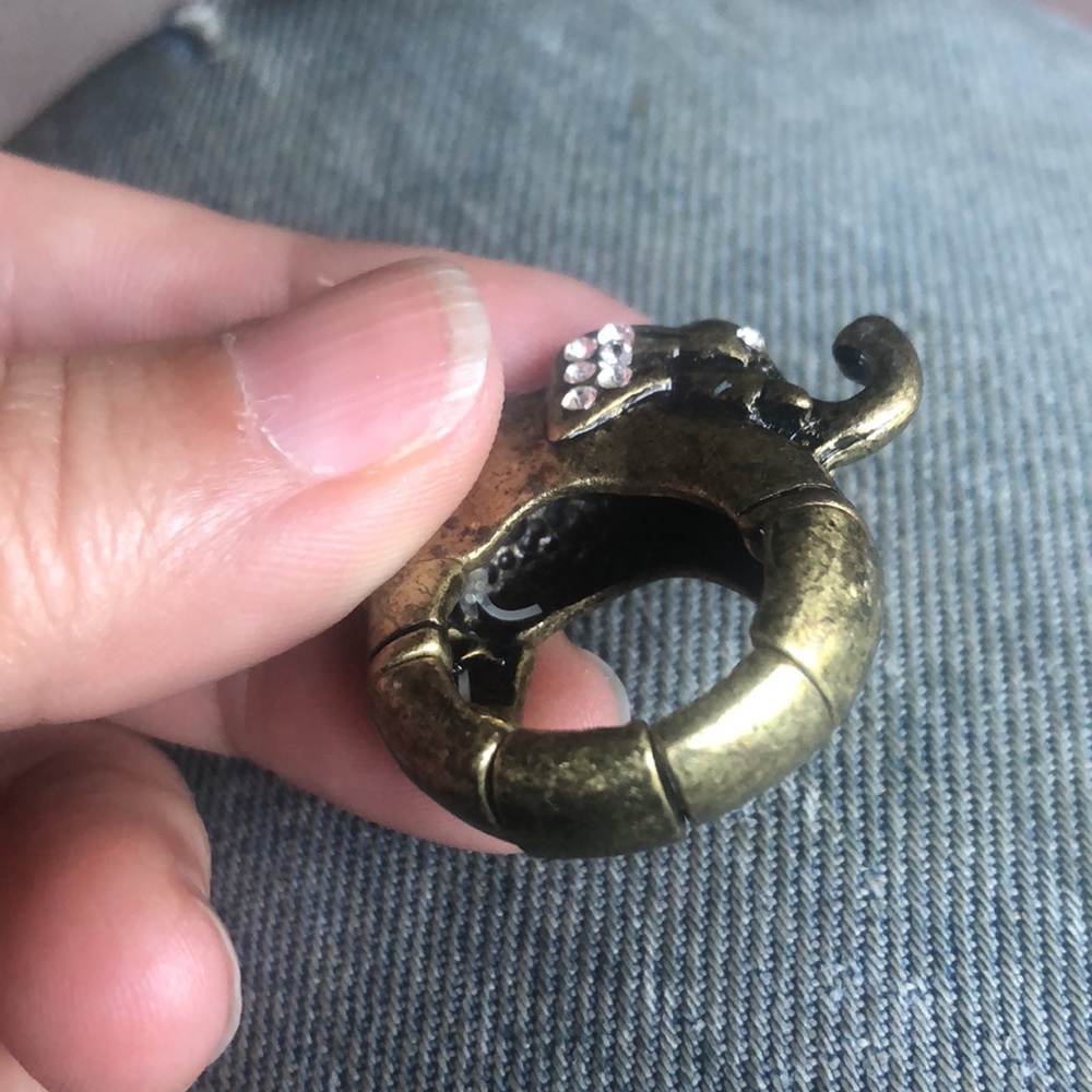 Vintage Bronzed tone stretchy elephant ring - Picture 4 of 7